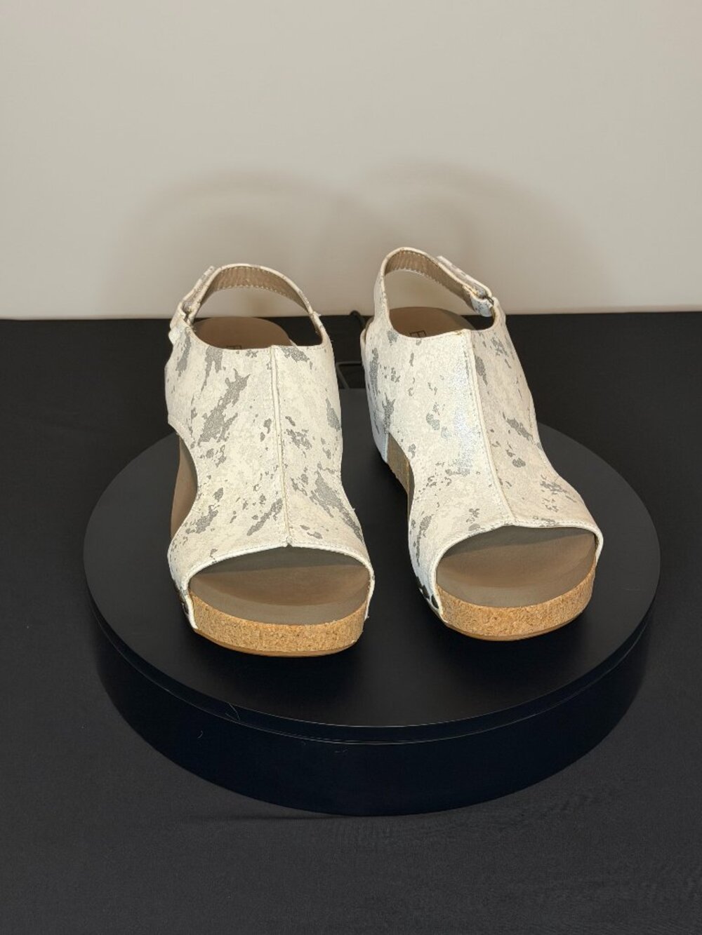 NWOT Size (9) Boutique by Corky's sandals
